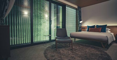 hotel room image