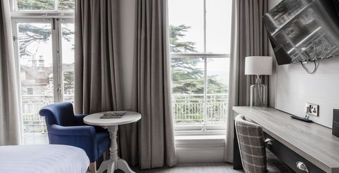 hotel room image