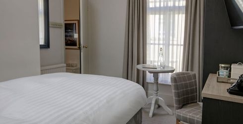 hotel room image