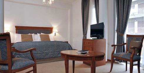 hotel room image