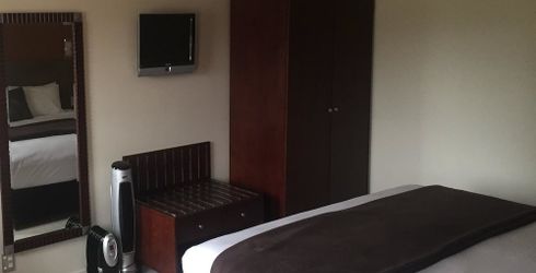 hotel room image