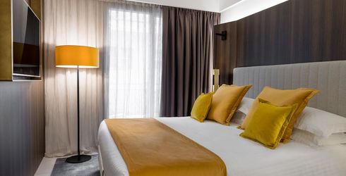 hotel room image