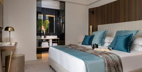 hotel room image