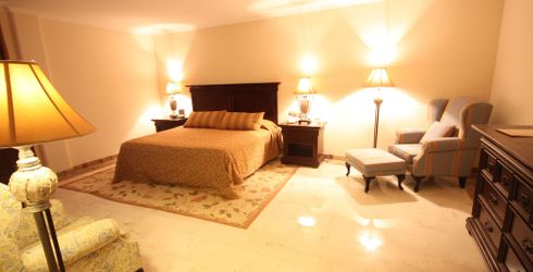 hotel room image
