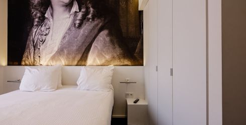 hotel room image