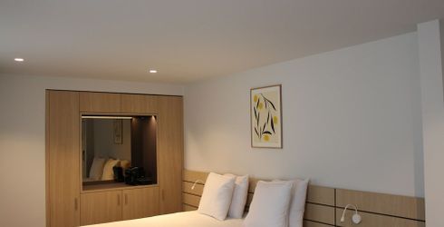 hotel room image