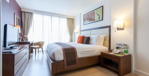 hotel room image