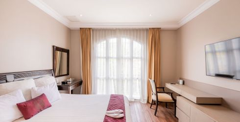 hotel room image