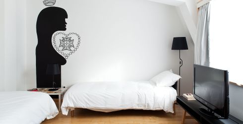 hotel room image