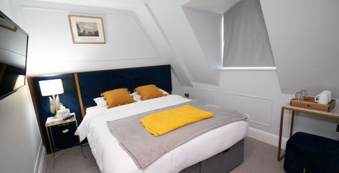 hotel room image