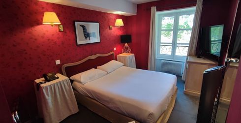 hotel room image