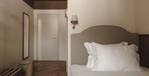 hotel room image
