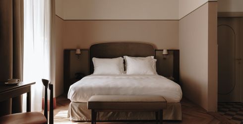 hotel room image