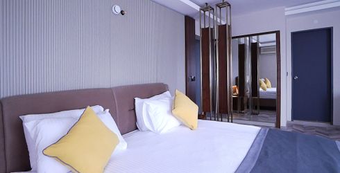 hotel room image