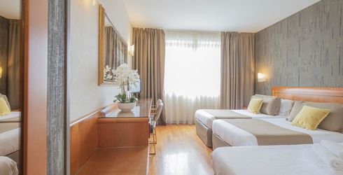 hotel room image