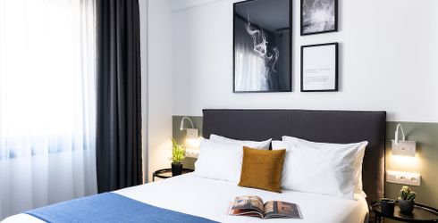 hotel room image