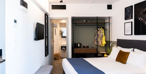 hotel room image
