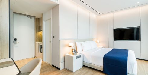 hotel room image