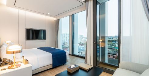 hotel room image