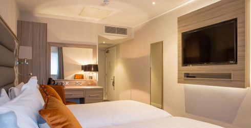 hotel room image
