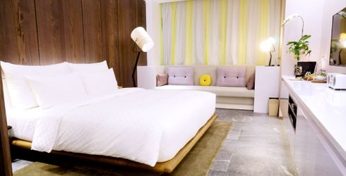 hotel room image