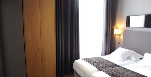 hotel room image