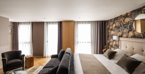 hotel room image