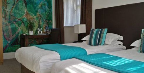 hotel room image