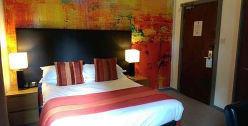 hotel room image
