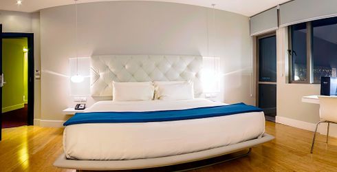 hotel room image