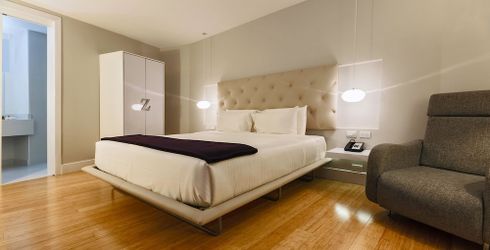 hotel room image