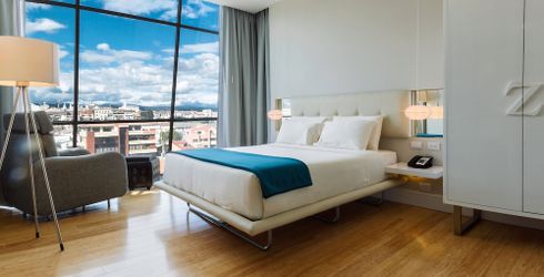 hotel room image