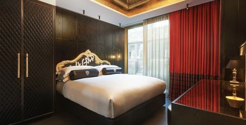 hotel room image