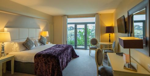 hotel room image