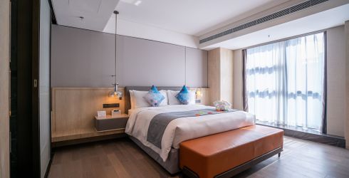 hotel room image
