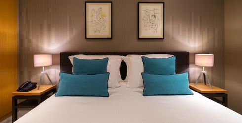 hotel room image