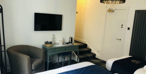 hotel room image