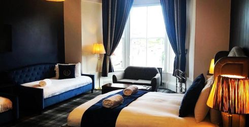 hotel room image