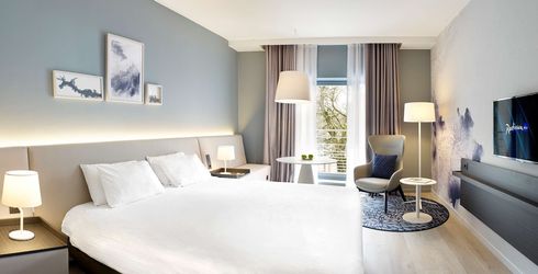 hotel room image