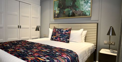 hotel room image