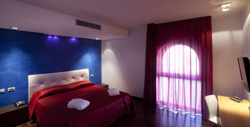 hotel room image