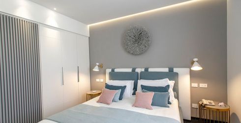 hotel room image