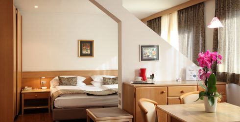 hotel room image