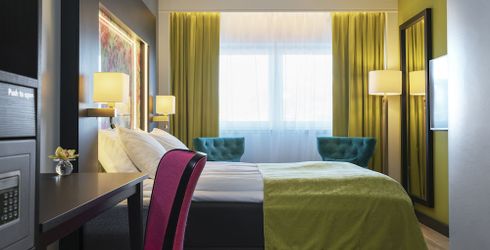 hotel room image
