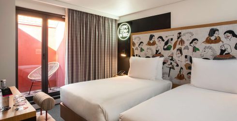 hotel room image
