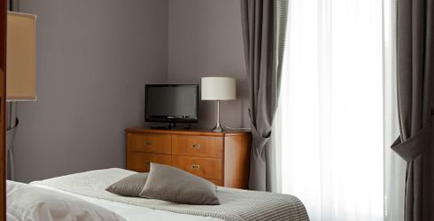 hotel room image