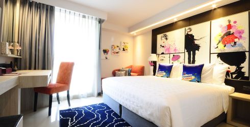 hotel room image