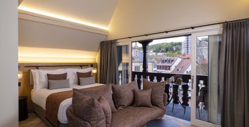 hotel room image
