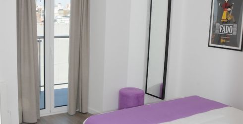 hotel room image