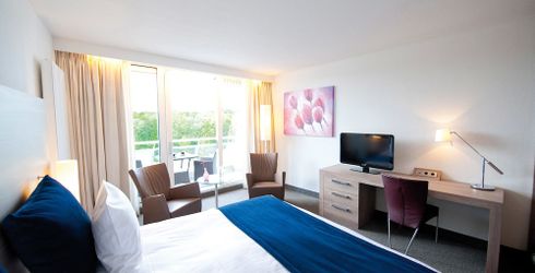 hotel room image
